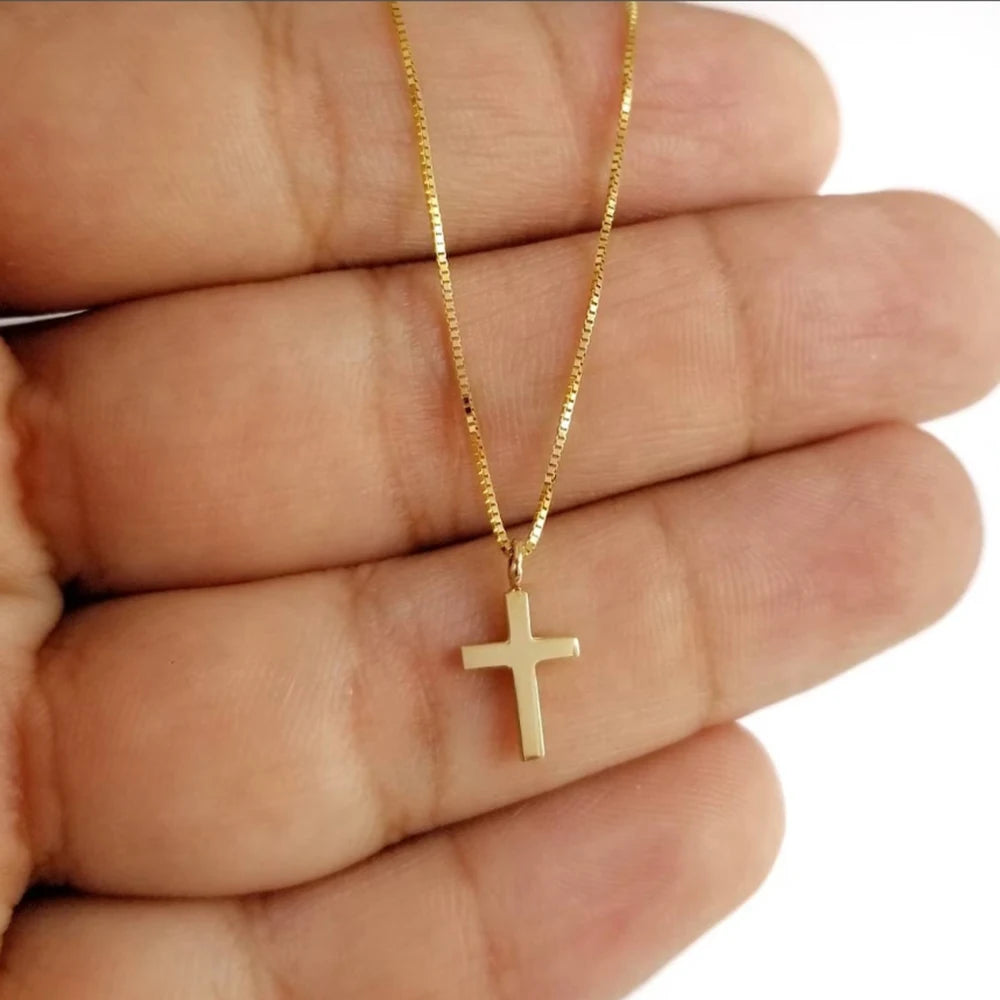 Minimal Cross Necklace
