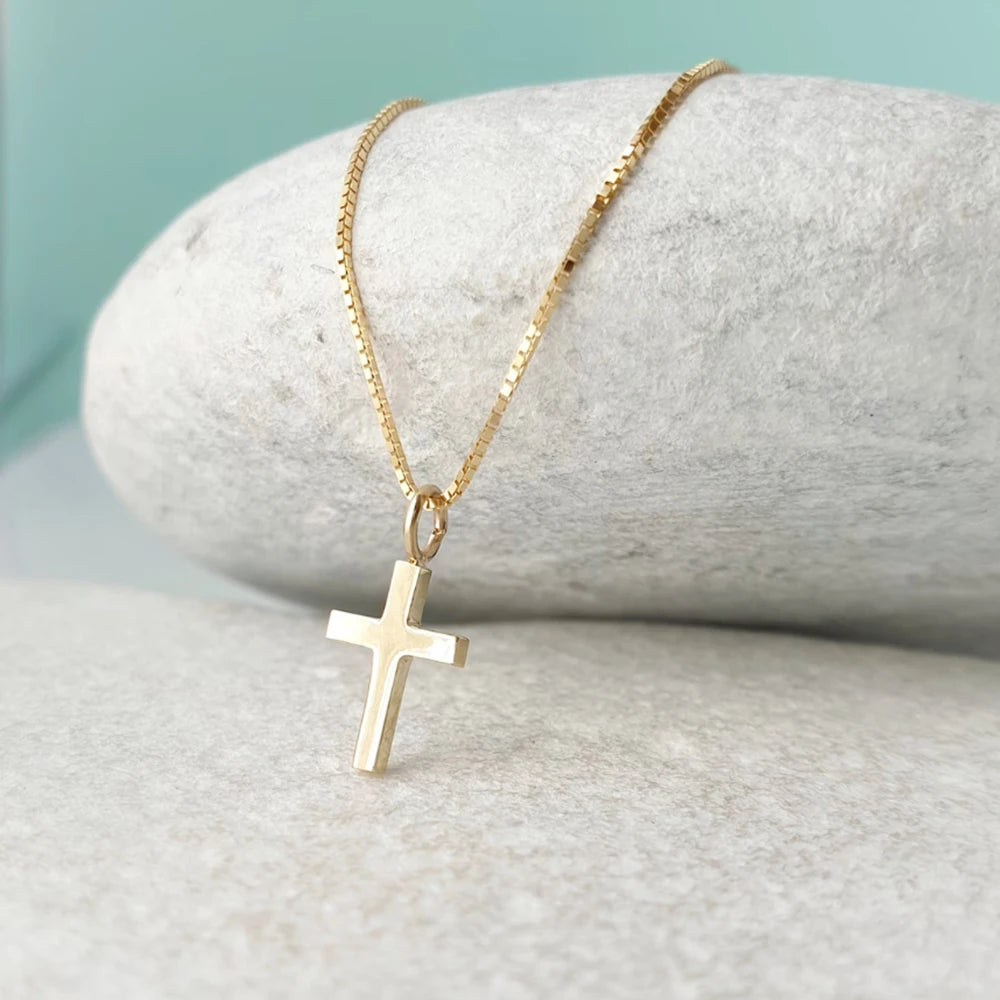 Minimal Cross Necklace